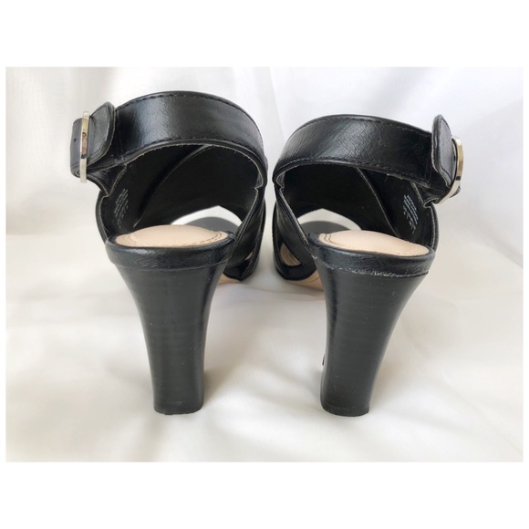 Kelly And Katie ♥️ Astalia Sandals - Picture 5 of 10